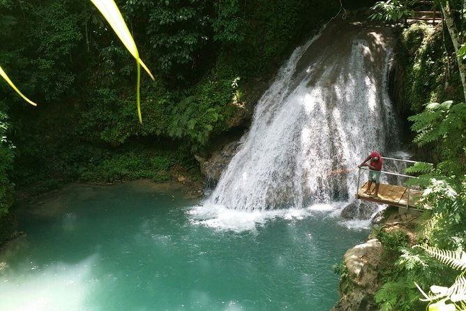 blue-hole-and-river-tubing-from-ocho-rios