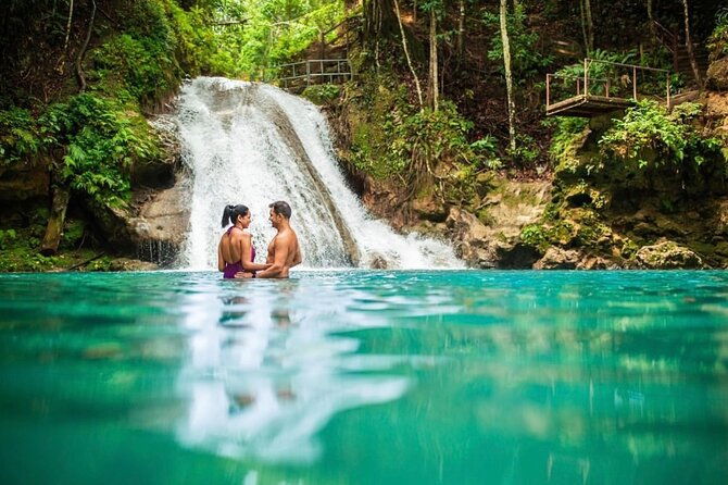 blue-hole-dunns-river-island-gully-falls-guided-tour