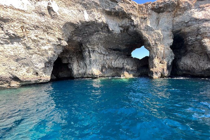 blue-lagoon-ferry-and-caves-tour
