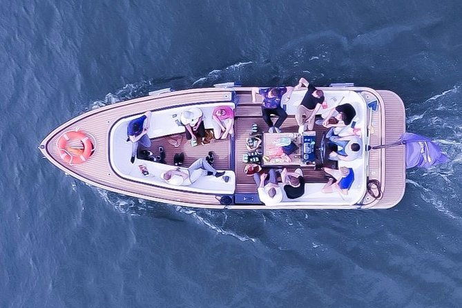 boat-tour-in-frankfurt-for-up-to-12-guests