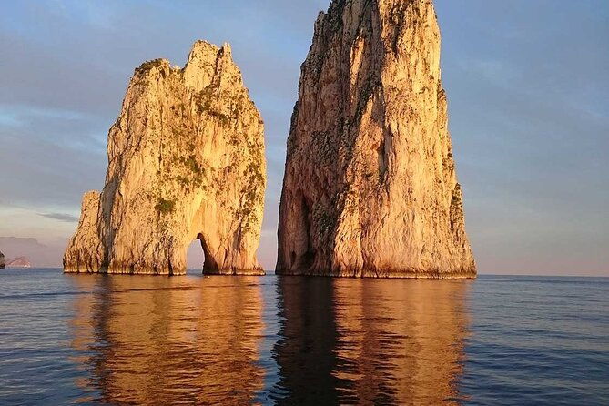 boat-tour-of-capri-tour-classes-2-hours-2