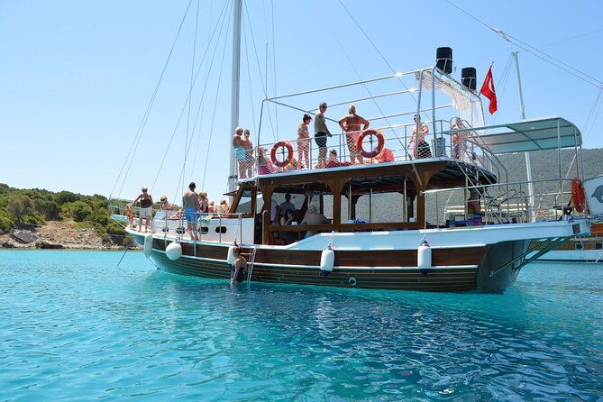 bodrum-daily-boat-trip-orak-or-black-island