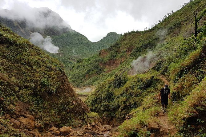 boiling-lake-hike-in-dominica