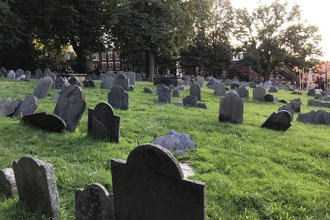 boston-ghosts-and-gravestones-trolley-tour