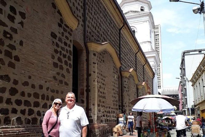 botanical-gardens-and-medellin-city-walking-tour