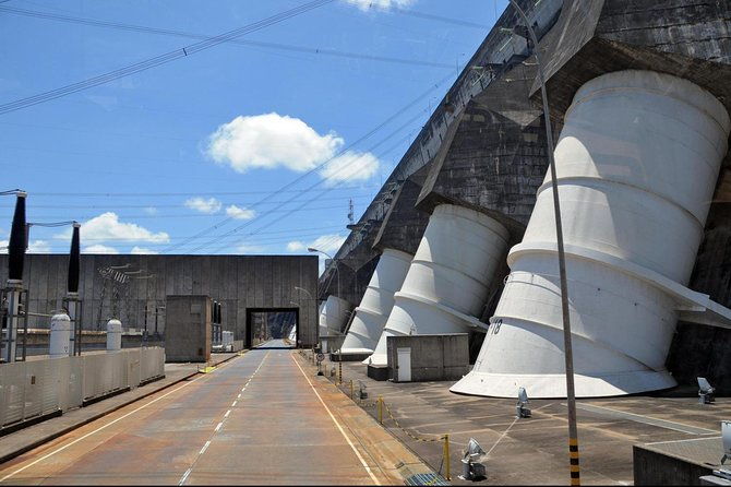 brazilian-side-of-iguassu-falls-and-itaipu-dam-full-day-sightseeing-tour-from-puerto-iguazu