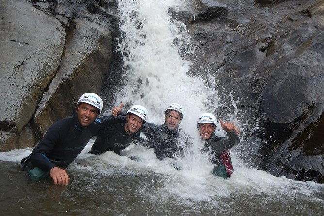 canyoning-in-banos-chamana-waterfall