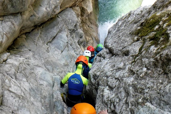 canyoning-in-ecouges-valley-in-vercors-grenoble-2