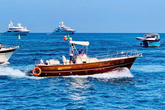 capri-by-boat-private-comfortable-tour-2