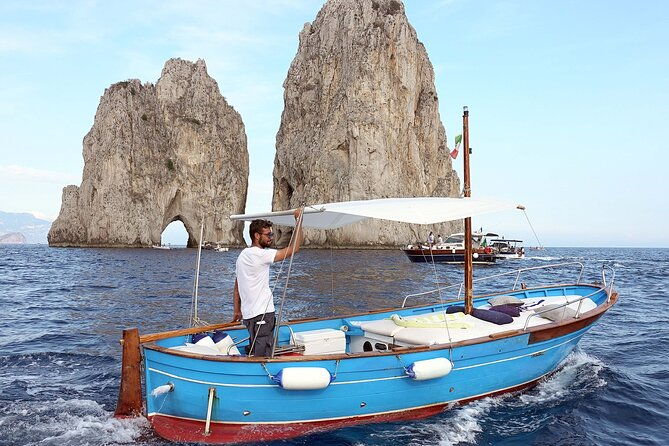 capri-enjoy-the-sweet-life-by-boat-for-4-unforgettable-hours