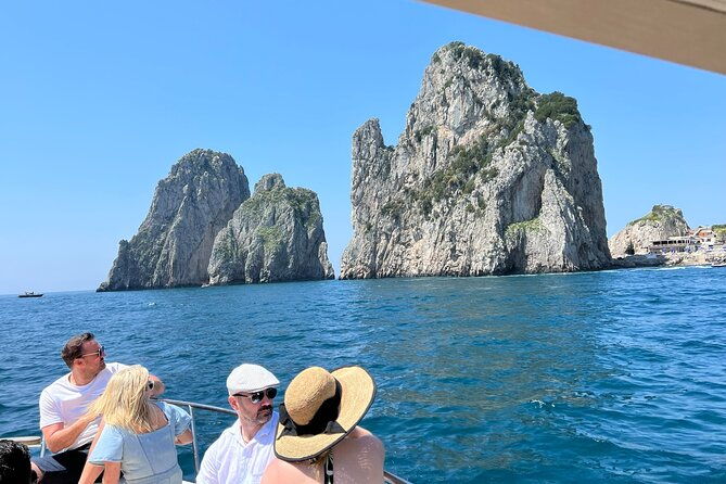 capri-exclusive-premium-semi-private-luxury-yacht-tour