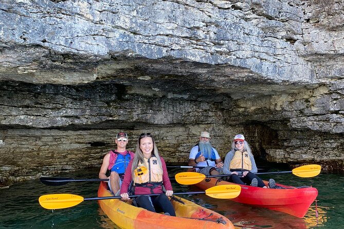 cave-point-kayak-tour-3