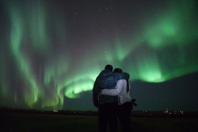 chasing-northern-lights-aurora-borealis-tour-with-photography