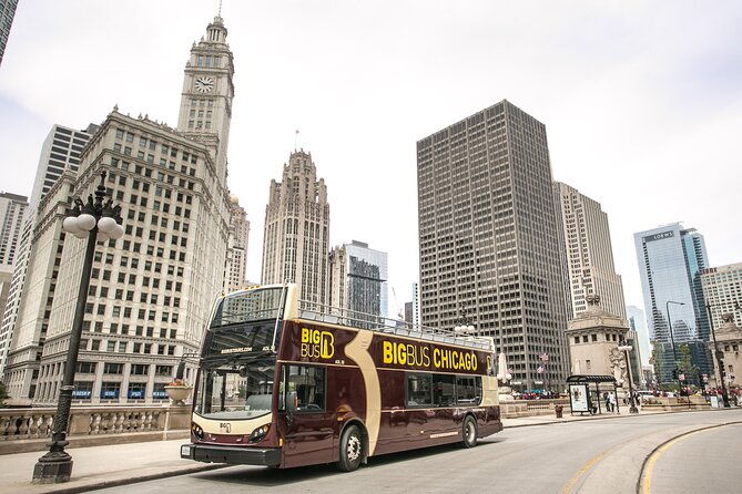 chicago-river-architecture-boat-cruise-hop-on-hop-off-bus-tour
