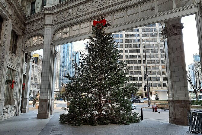 chicago-seasonal-stroll-walking-tour-of-holiday-attractions