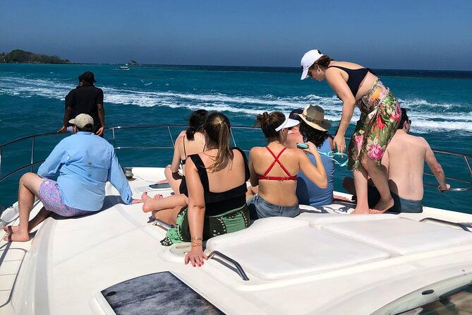 cholon-boat-party-up-15-people