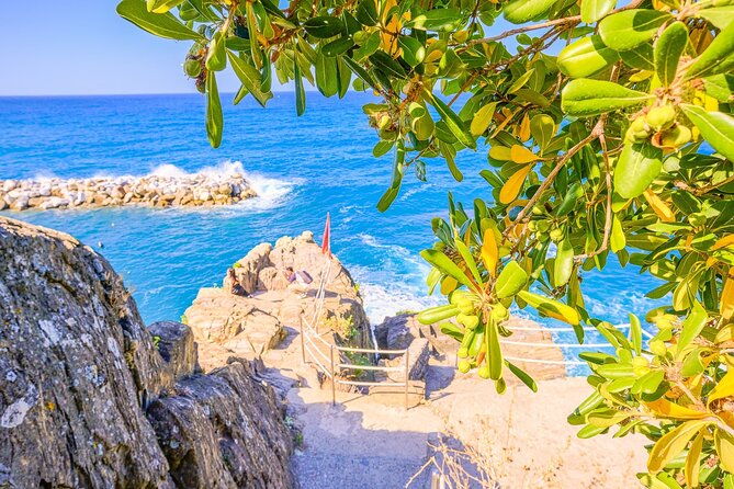cinque-terre-hiking-tour-from-la-spezia-port