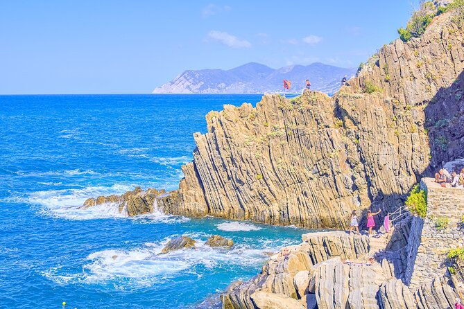 cinque-terre-hiking-tour-from-la-spezia-train-station-2