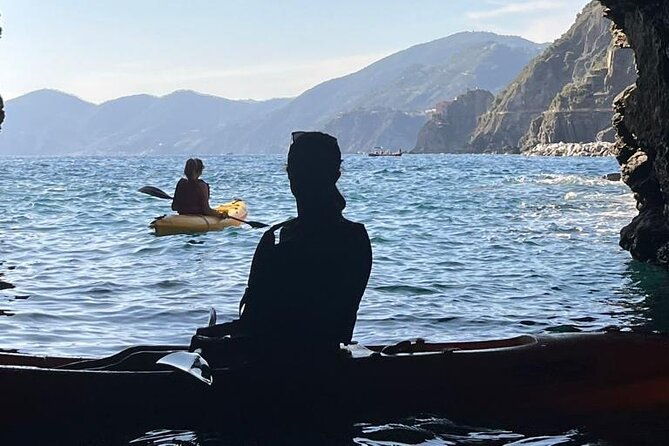cinque-terre-kayak-adventure-from-riomaggiore
