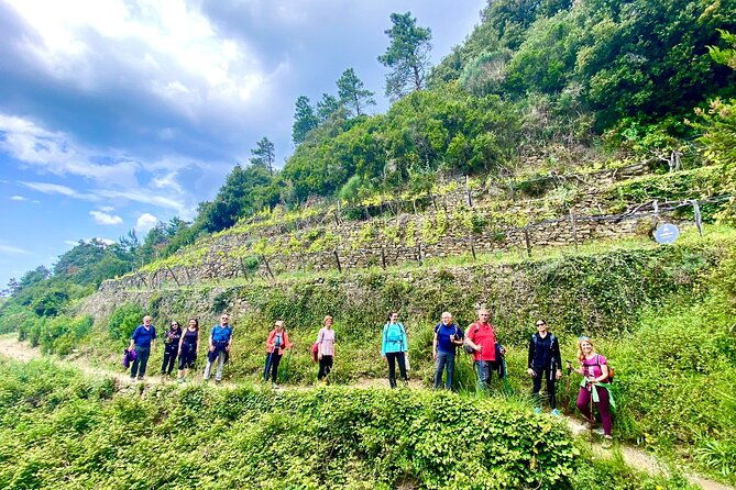 cinque-terre-unforgettable-hiking-experience