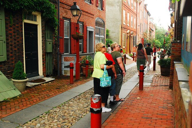 city-sightseeing-walking-tour-founding-fathers-and-mothers