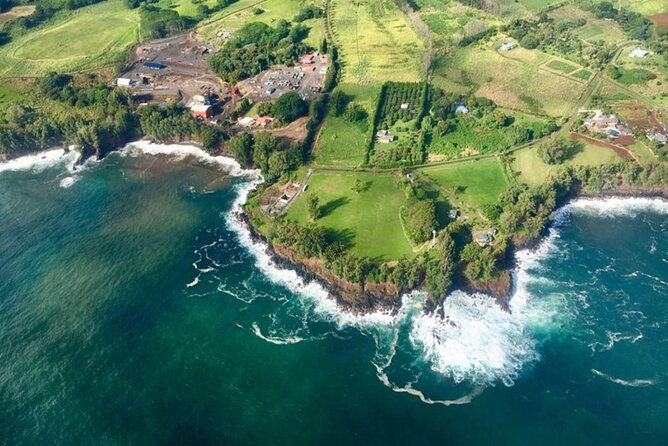 cliffs-of-hawaii-onomea-waterfall-afternoon-cruise