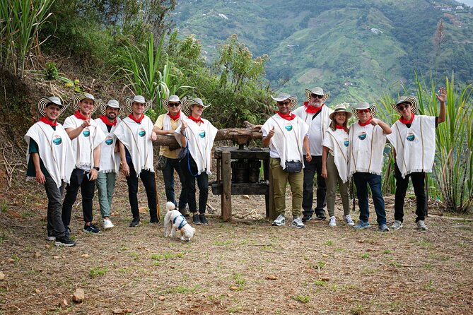 coffee-tour-with-arrival-on-horseback-and-sugar-cane-processing
