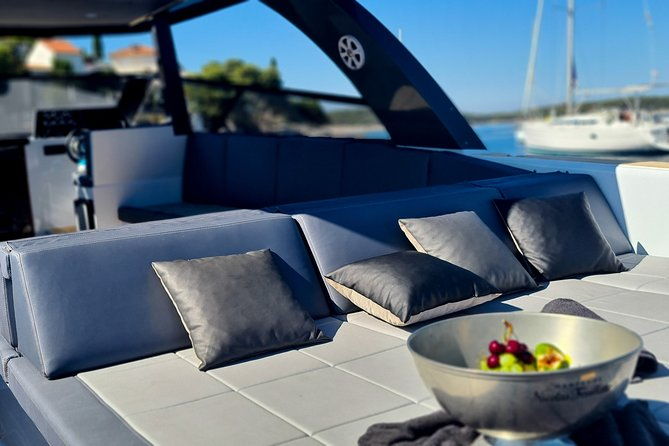 colnago-45-luxury-private-speedboat-tours
