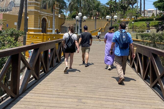 colorful-barranco-tour-and-street-art-all-included