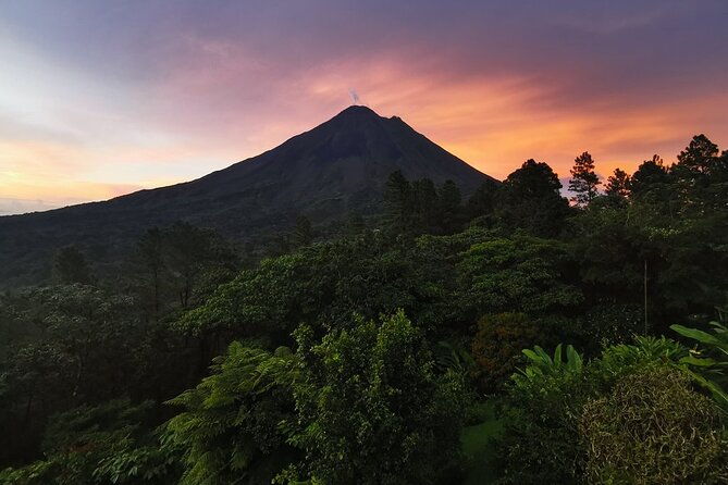combo-la-fortuna-waterfall-and-volcano-hike-hotsprings