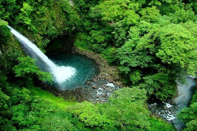 combo-la-fortuna-waterfall-arenal-volcano-mistico-hanging-bridges