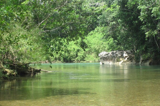 combo-tour-cave-tubing-and-xunantunich-mayan-site-fun-day-in-belize