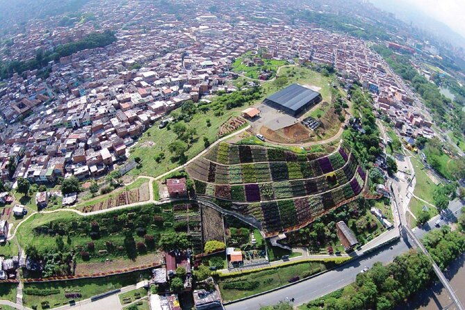 comuna-4-walking-tour-medellin