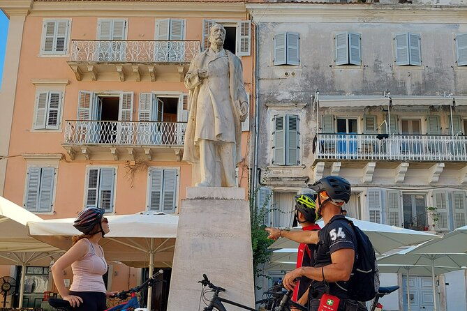 corfu-old-town-cycle-tour-historyflavours-narrow-alleys