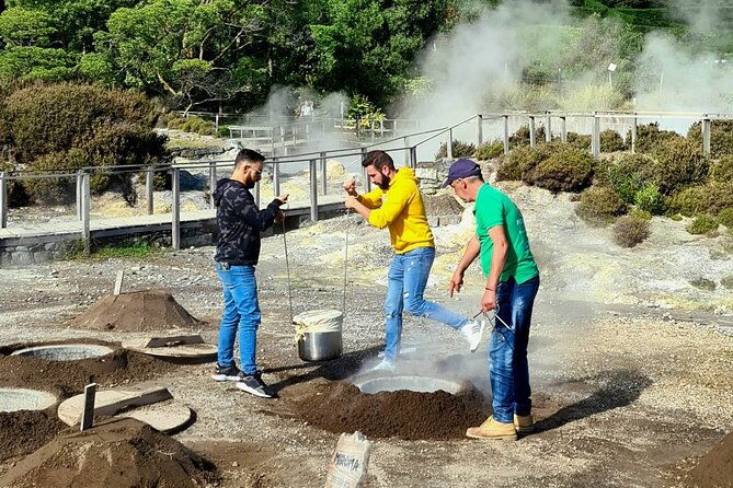 couples-private-hybrid-4x4-tour-furnas-inc-hot-springs-and-3-course-lunch-4