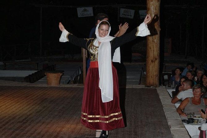 cretan-folklore-night-with-live-music-dance-and-greek-dinner
