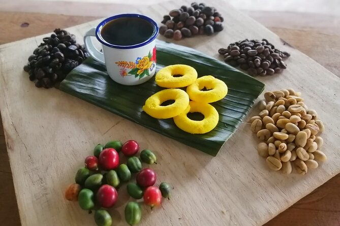 cultural-combo-coffeechocolate-tour-sloths-souvenir-market