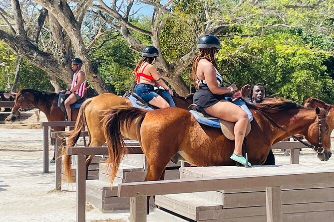 customized-bamboo-rafting-horseback-ridingcity-t-in-ochi-rios