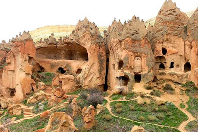 daily-cappadocia-group-tour-with-english-speaking-guide-car