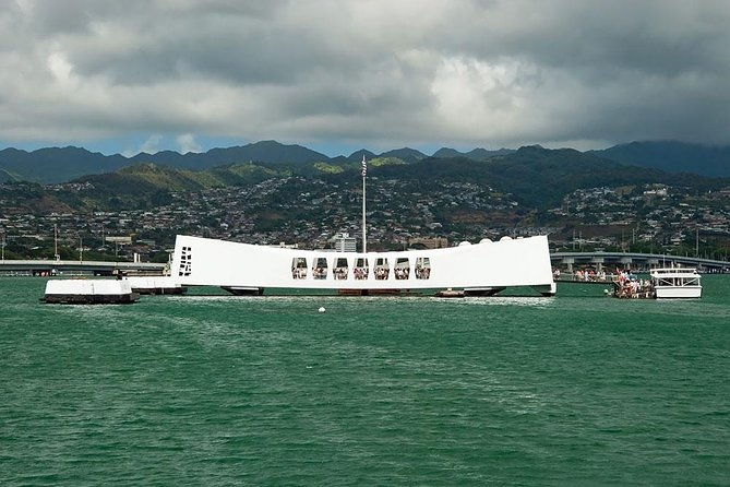 day-trip-from-kona-to-oahu-pearl-harbor-wwii-heroes-adventure
