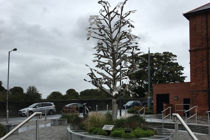 derrie-danders-wander-around-the-waterside-on-a-self-guided-gps-audio-tour