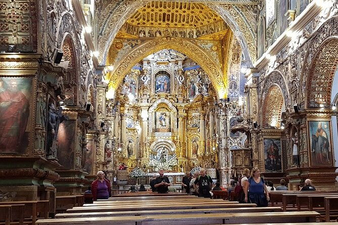 discover-quito-city-tour-middle-of-the-world