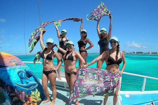 dolphin-catamaran-snorkel-and-sail-with-open-bar