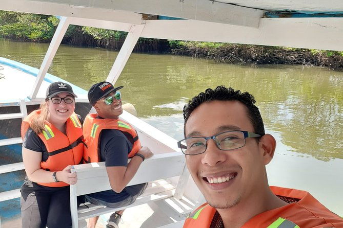 dolphin-watching-in-puerto-el-morro-from-guayaquil