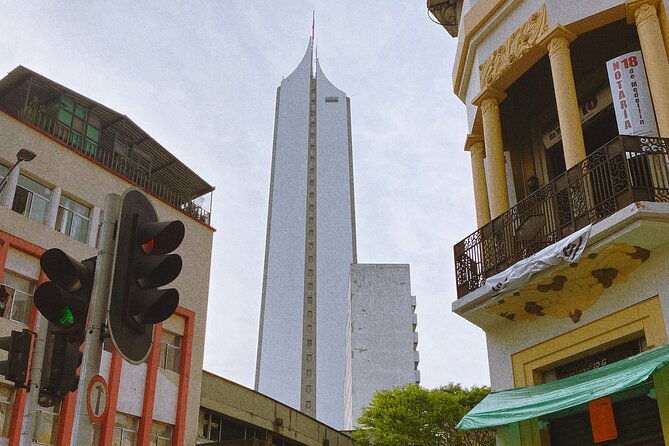 downtown-medellin-pueblito-paisa-and-comuna-13-private-tour