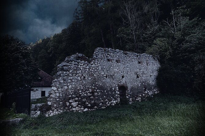 draculas-tour-vampires-ghosts-and-haunted-places-in-bran-2