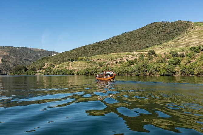 driver-with-private-vehicle-in-the-douro-valley