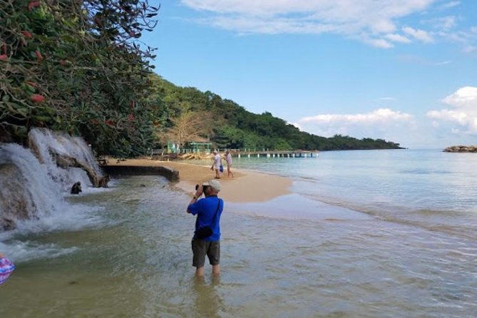 dunns-river-falls-and-blue-hole-secret-falls-2