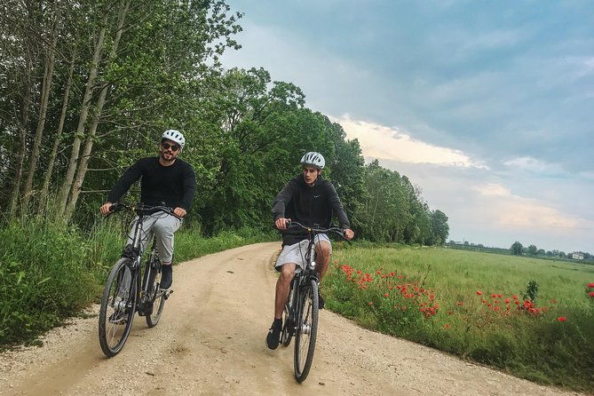 e-bike-adventure-among-medieval-castles-and-old-villages