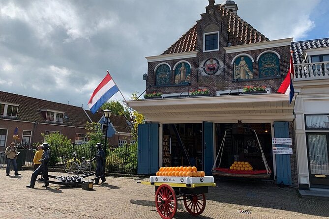 e-bike-private-tour-countryside-of-amsterdam-volendam-marken